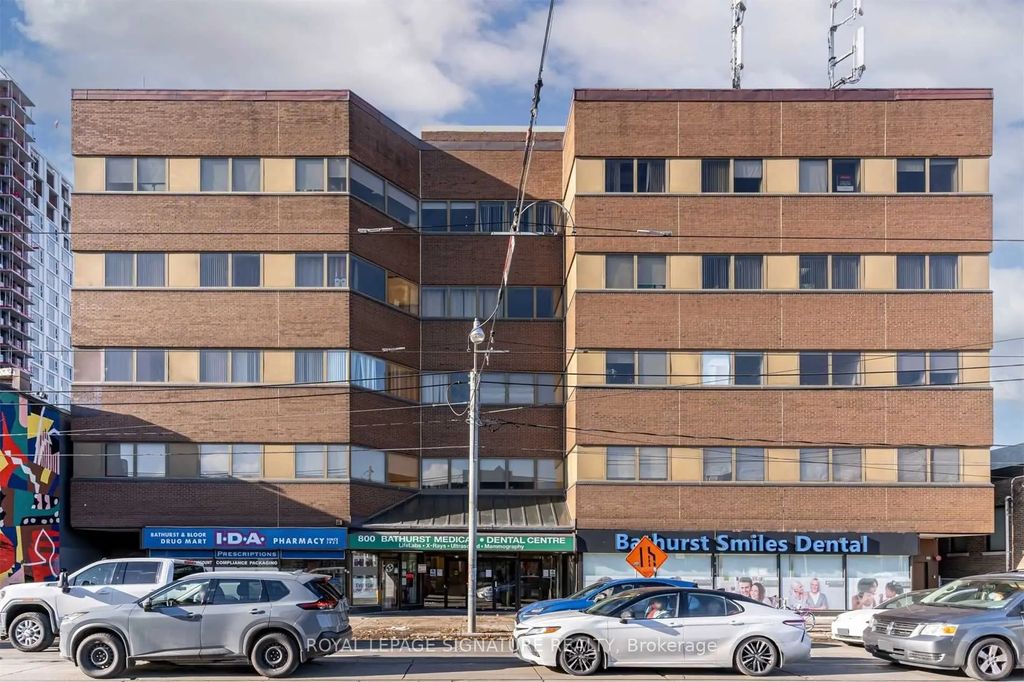800 Bathurst Street 206, Toronto C02