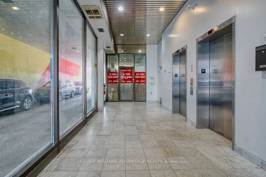 302 Spadina Avenue 103, Toronto C01