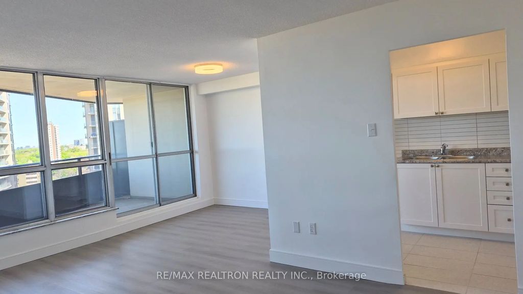 21 Vaughan Road 1606, Toronto C02