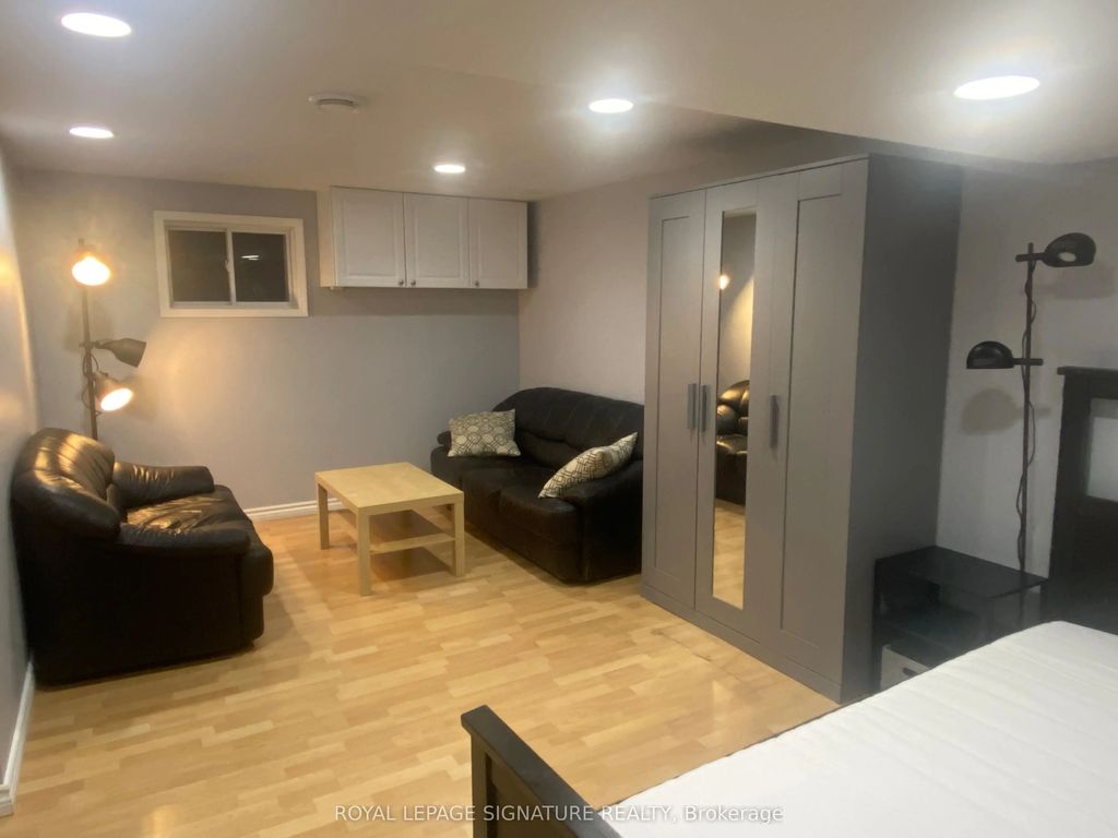 72 Whitehorn Crescent B-8, Toronto C15
