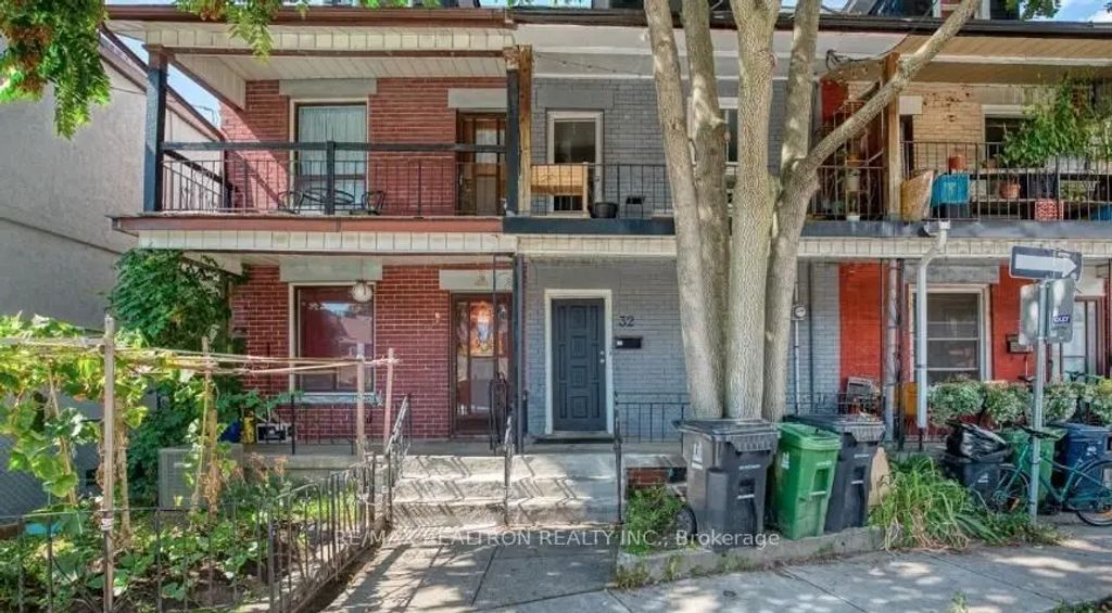 32 Macklem Avenue Lower, Toronto C01