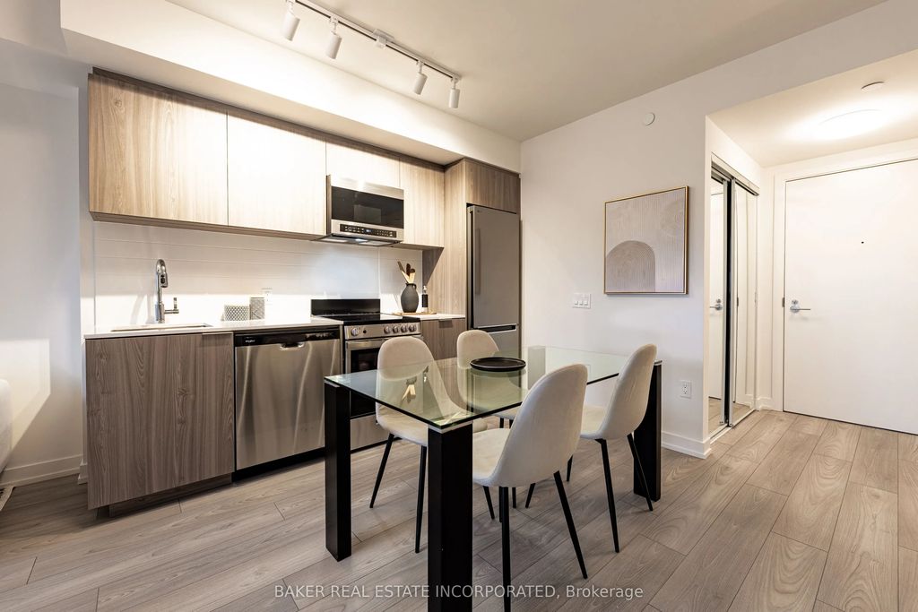 223 Redpath Avenue 807, Toronto C10
