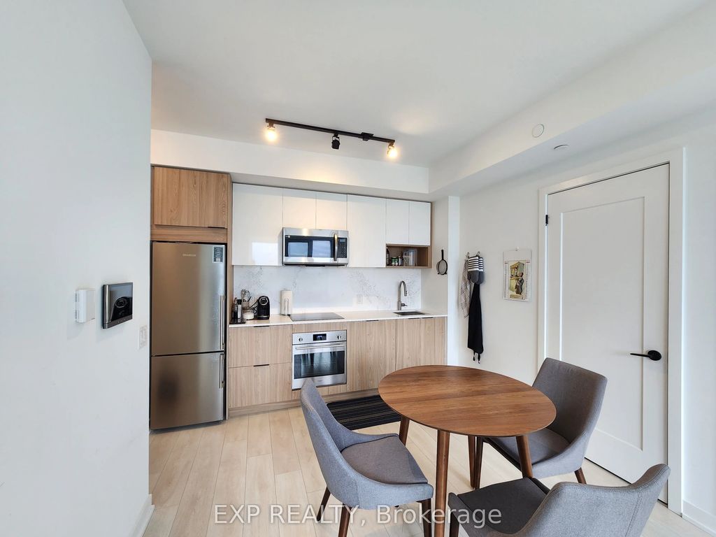 5 Defries Street 3012, Toronto C08