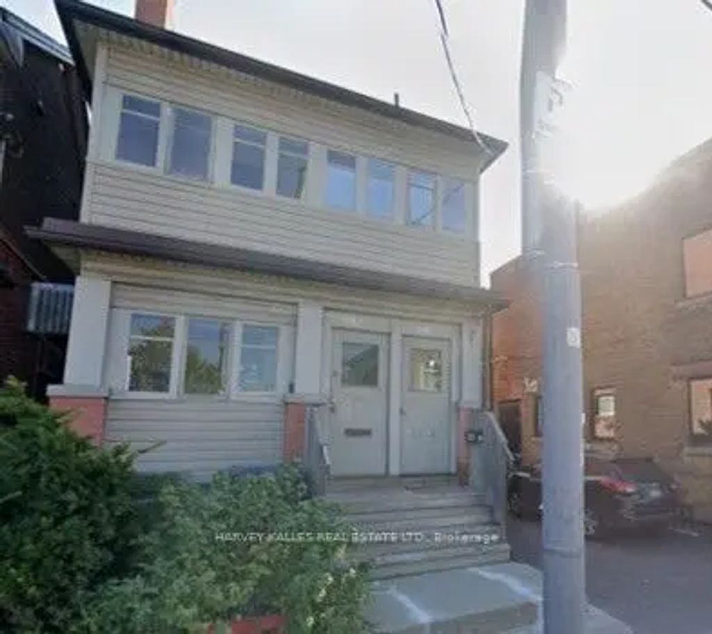 1215 Bathurst Street 3, Toronto C02