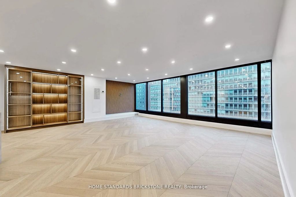 110 Bloor Street W 1009, Toronto C02