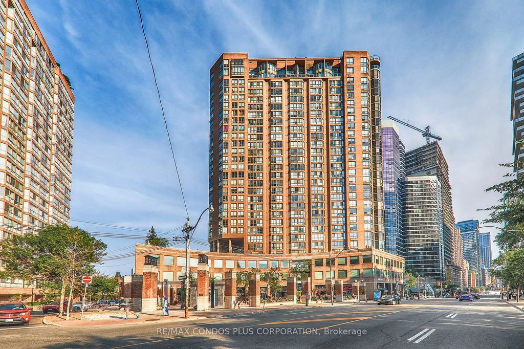 44 St Joseph Street 1215, Toronto C01