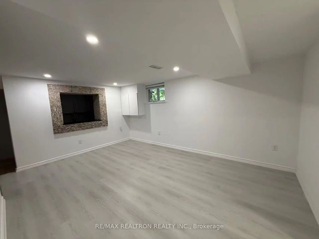 223 Pleasant Avenue Bsmt, Toronto C07