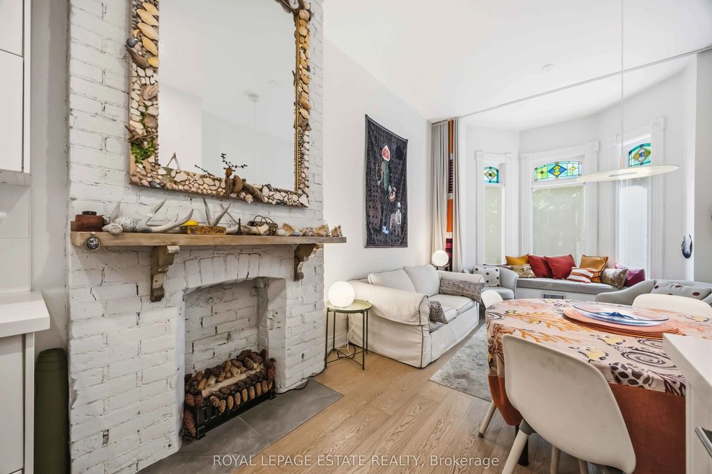 100 Seaton Street Main, Toronto C08