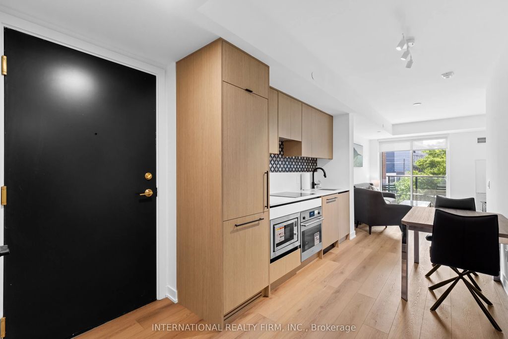 5 Lakeview Avenue 409, Toronto C01