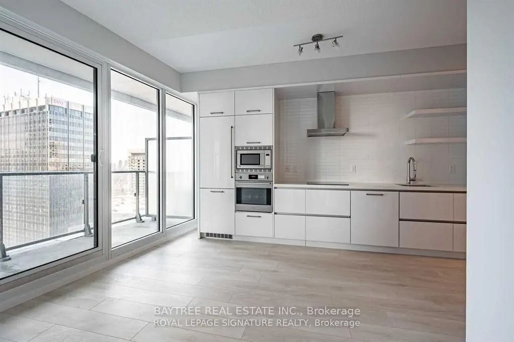 2221 Yonge Street 1506, Toronto C10