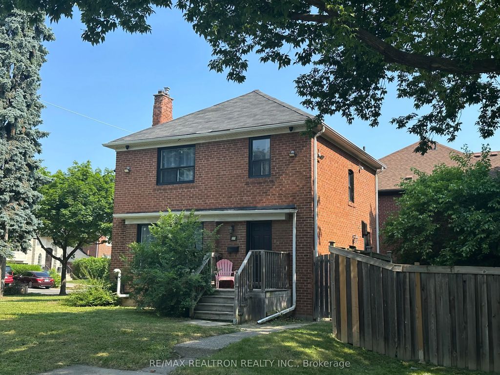 27 Westgate Boulevard, Toronto C07
