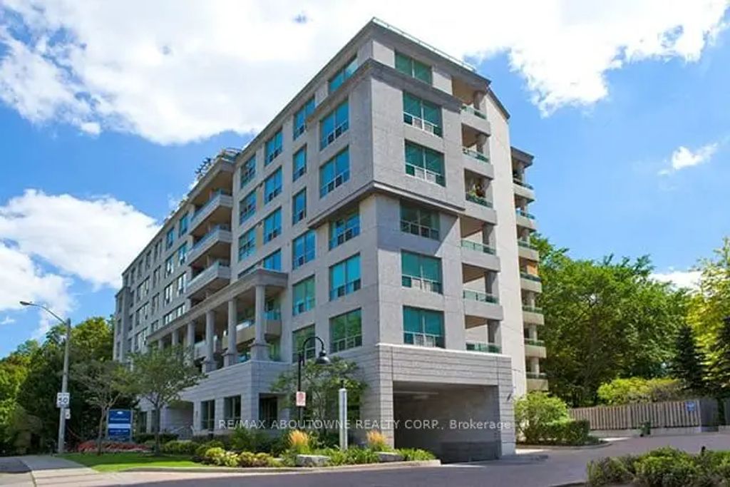 17 Brookbanks Drive 104, Toronto C13