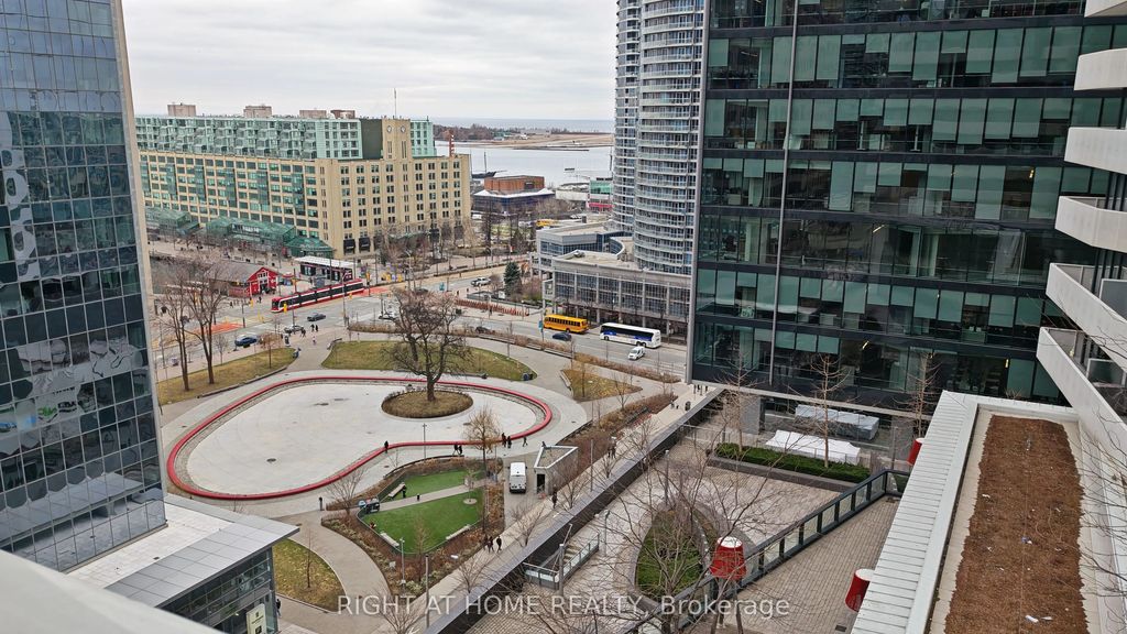 88 Harbour Street 1401, Toronto C01