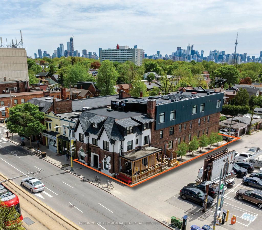 781 St. Clair Avenue W, Toronto C02