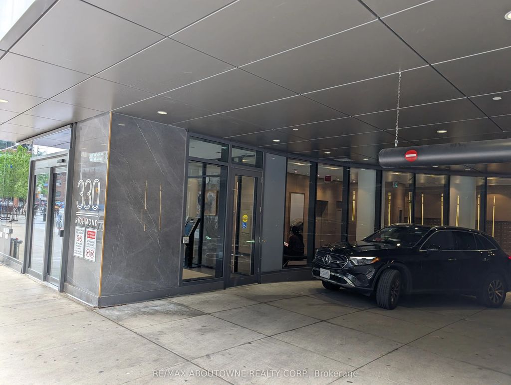 330 Richmond Street W 207, Toronto C01