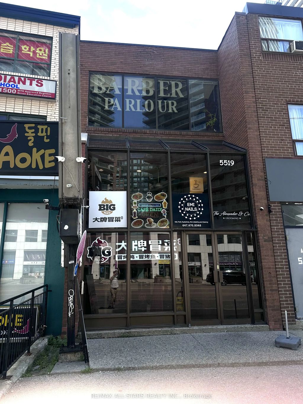 5519 Yonge Street, Toronto C14