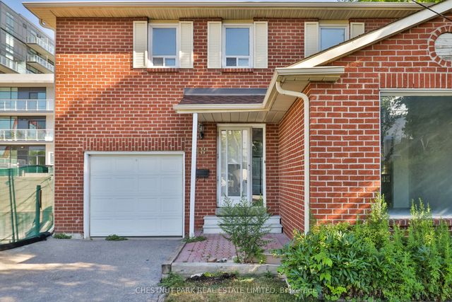 18 Dervock Crescent, Toronto C15