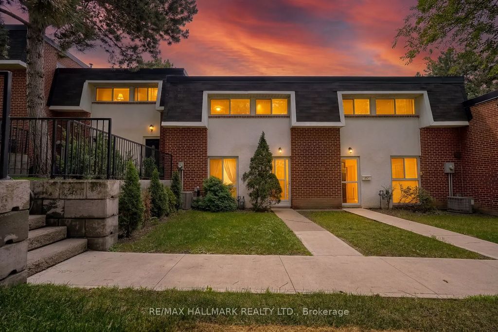 94 George Henry Boulevard 24, Toronto C15