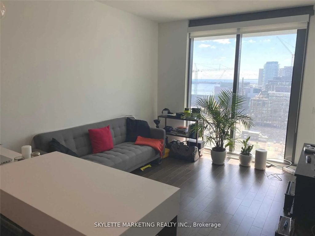 16 Bonnycastle Street 1810, Toronto C08