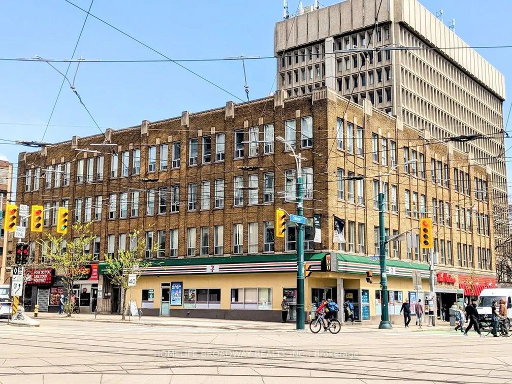 260 College Street, Toronto C01