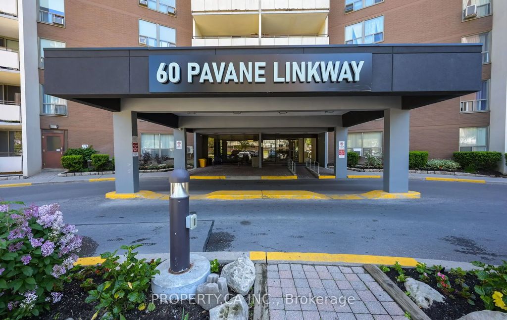 60 Pavane Linkway N/a 207, Toronto C11