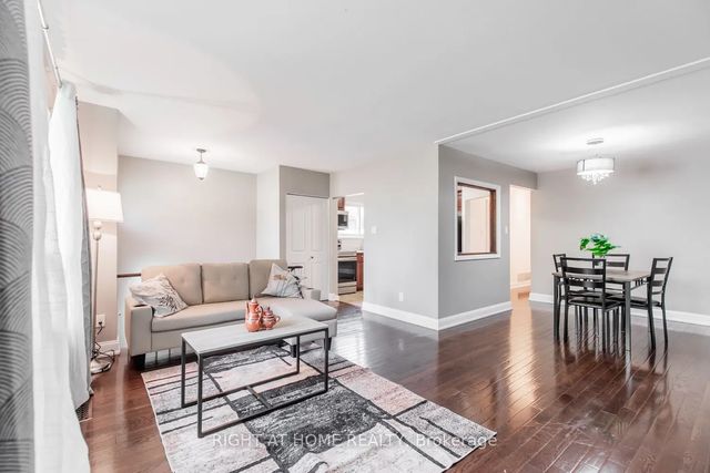 12 Murellen Crescent, Toronto C13