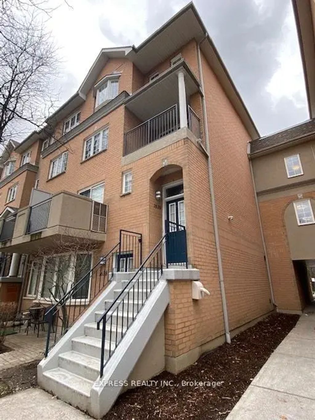 28 Sommerset Way 1639, Toronto C14