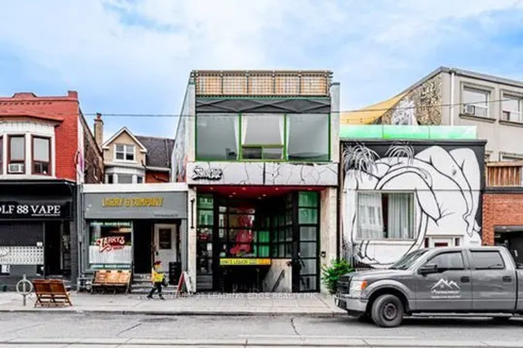 1415 Dundas Street W, Toronto C01