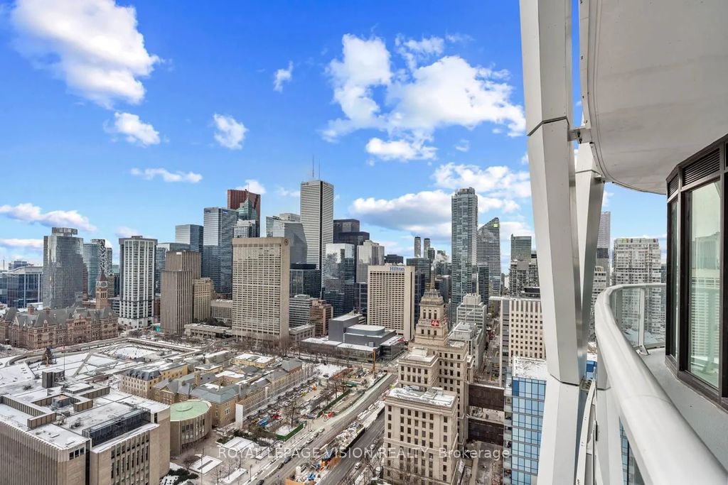 230 Simcoe Street 3113, Toronto C01