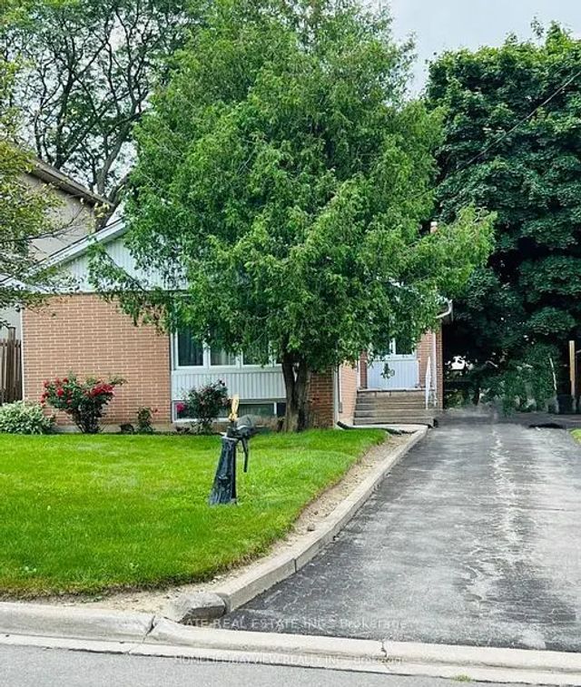 29 Caronport Crescent Bsmt, Toronto C13