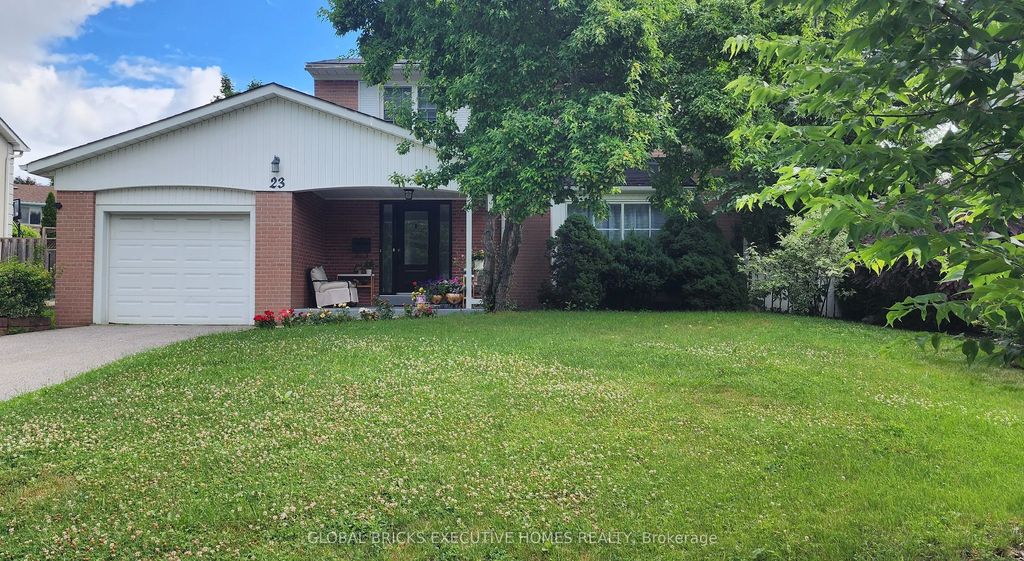 23 Whitefriars Drive, Toronto C13