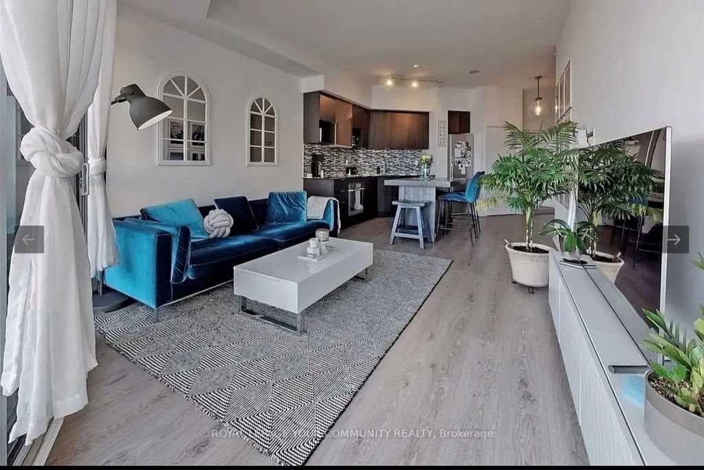 99 The Donway N/a W 219, Toronto C13