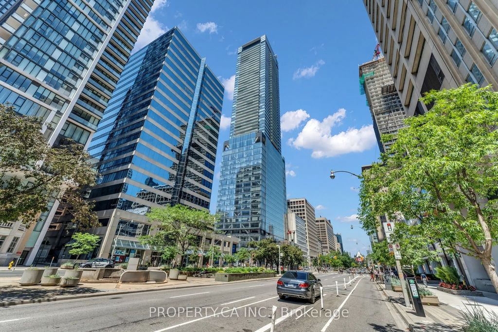 488 University Avenue 3002, Toronto C01
