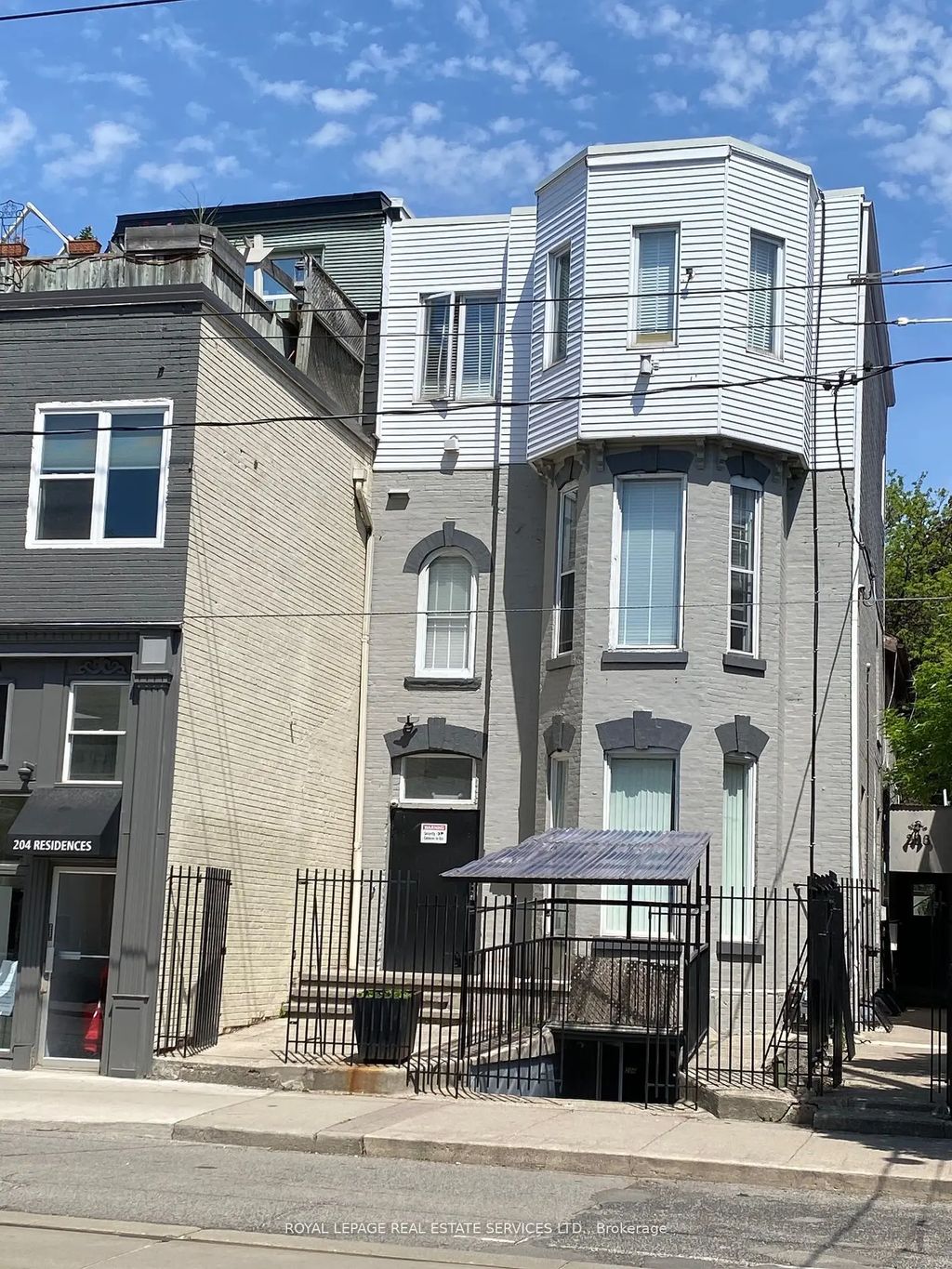 206 Carlton Street 202, Toronto C08