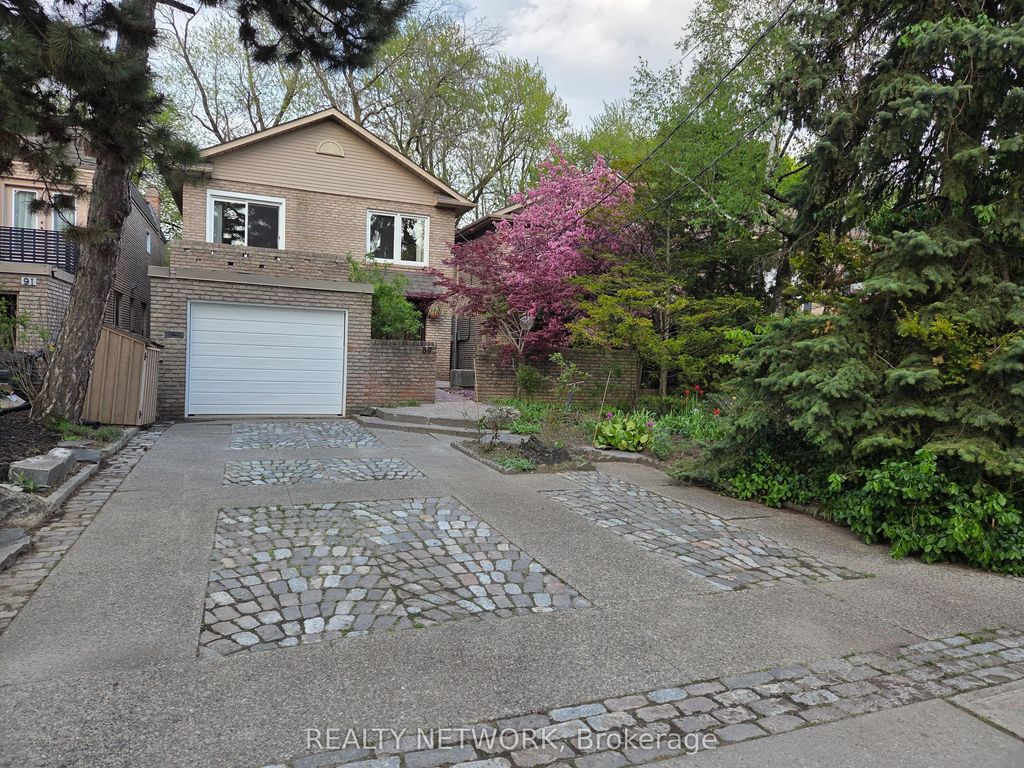 89 Elmsthorpe Avenue, Toronto C03