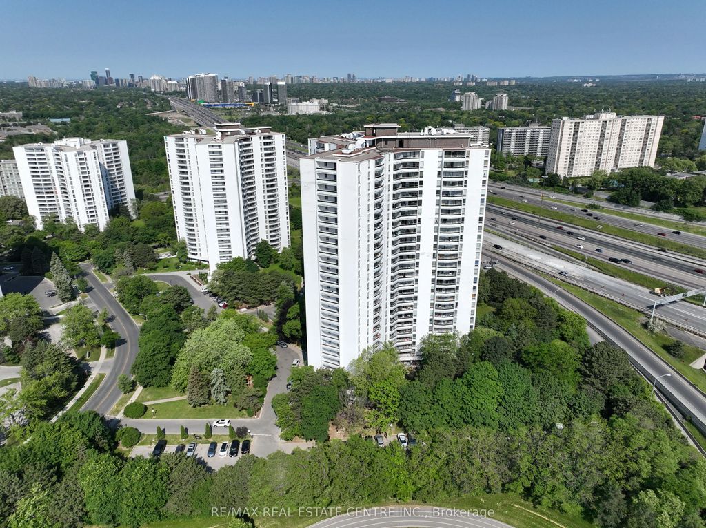 150 Graydon Hall Drive 1401, Toronto C13