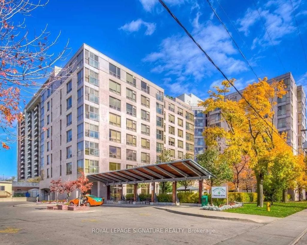 2 Neptune Drive 816, Toronto C04