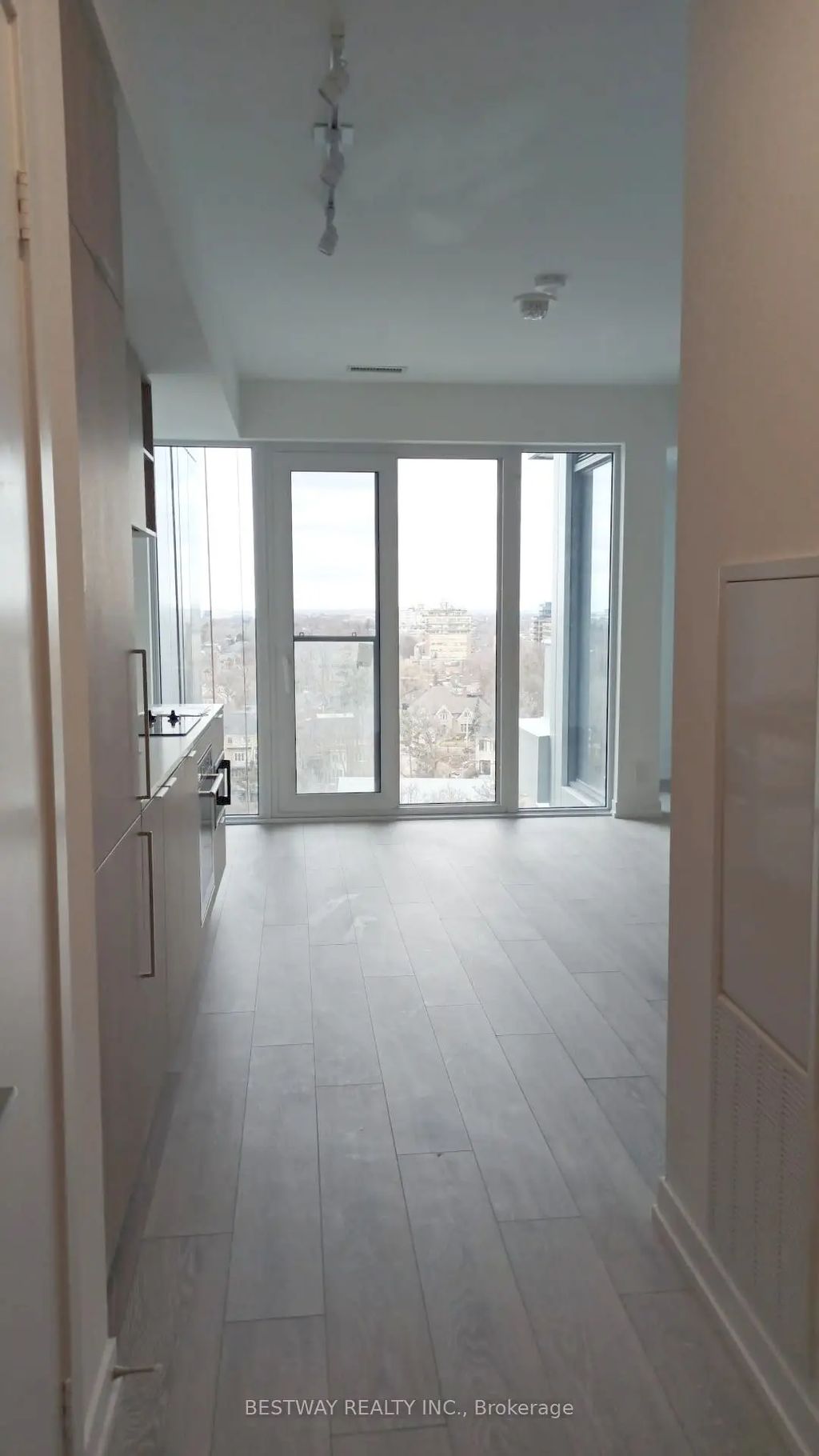 2020 Bathurst Street 1611, Toronto C03