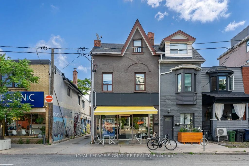 725 Dovercourt Road, Toronto C01