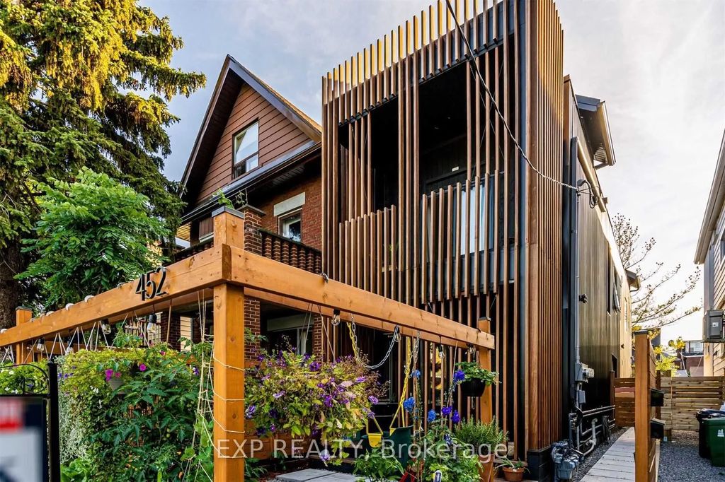 452 Montrose Avenue, Toronto C01