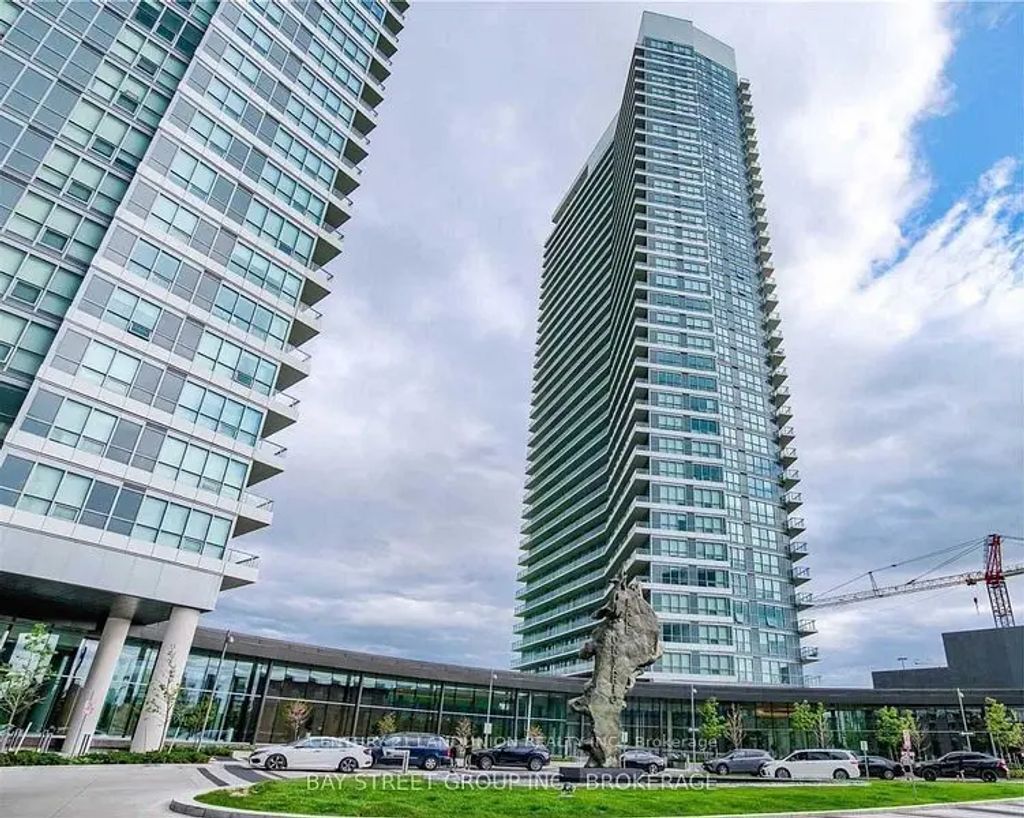 115 Mcmahon Drive 910, Toronto C15