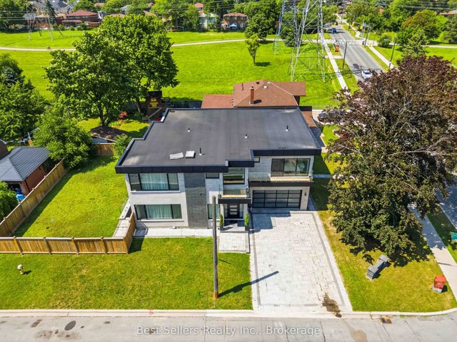 52 Grantbrook Street N, Toronto C07