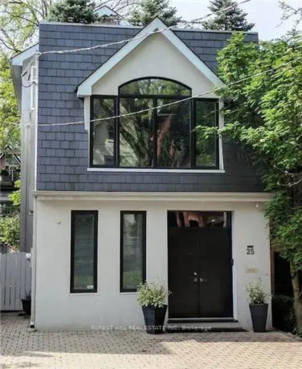 25 Boswell Avenue, Toronto C02
