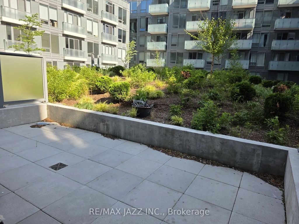 7 Golden Lion Heights 334, Toronto C14