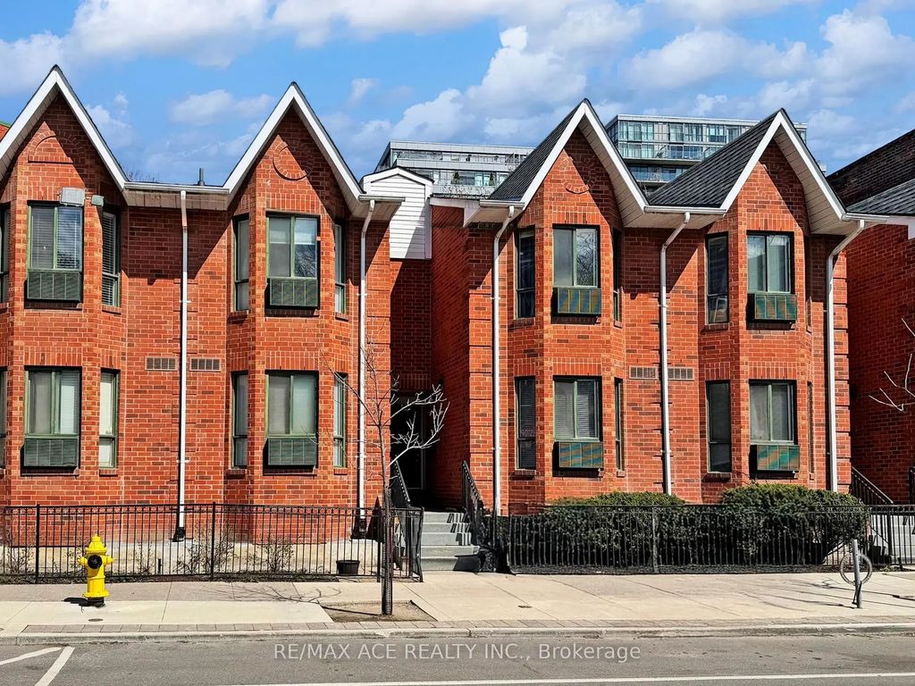 660b Wellington Street W 14, Toronto C01