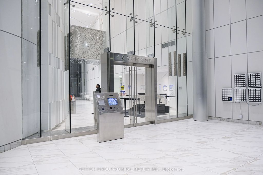 12 York Street 4908, Toronto C01