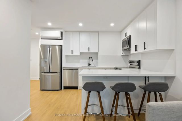 357 Eglinton Avenue W A, Toronto C03