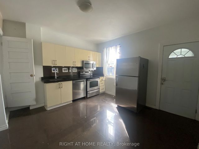 194 Beatrice Street 2, Toronto C01
