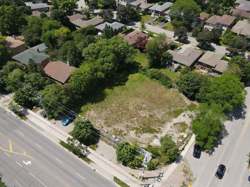 720 Sheppard Avenue E, Toronto C15