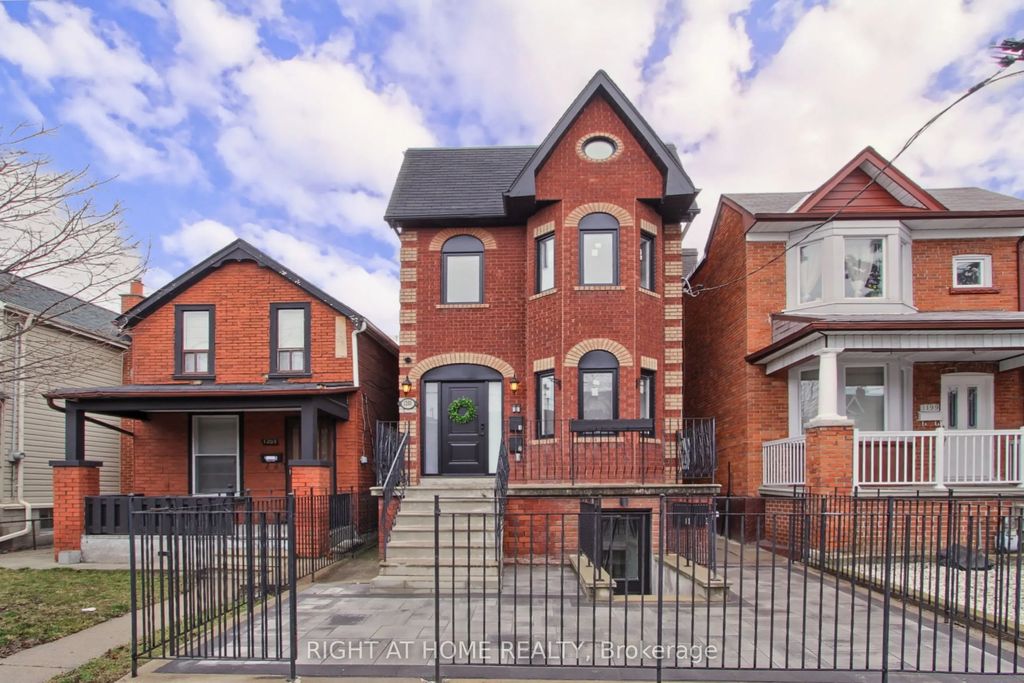 1201 Dovercourt Road Unit 4, Toronto C02